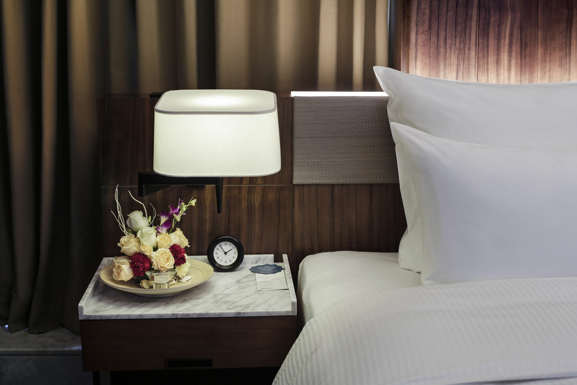 Chongqing The Lotus Hotel Bagian luar foto
